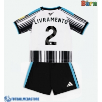 Fotballdrakt Barn Newcastle United Tino Livramento #2 Hjemmedraktsett 2026-27 Kortermet (+ Korte bukser)